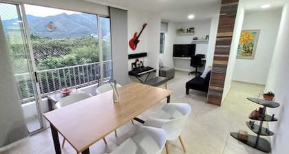 Comfy, quiet, and montain view w/fast wifi