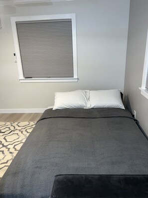 Bügeleisen/Bügelbrett, kostenloses WLAN, Bettwäsche