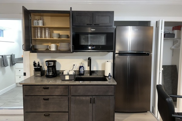 Refrigerador, microondas, horno, placa de cocina