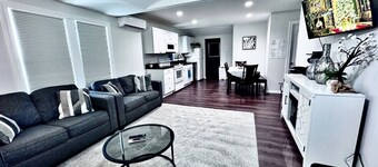 Quality Home Port Royal. Pets are allowed