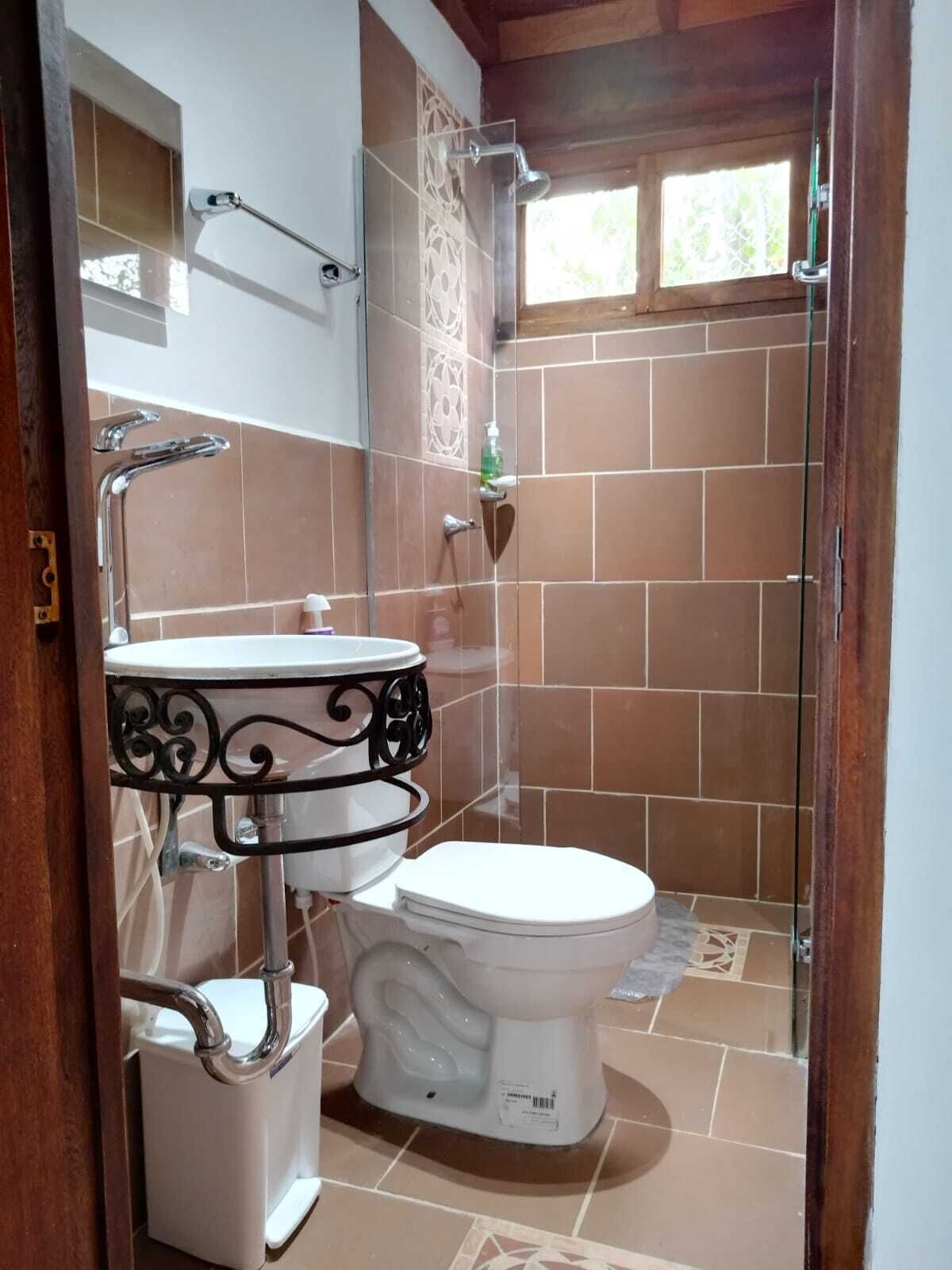 Cozy country retreat close to the mountains.