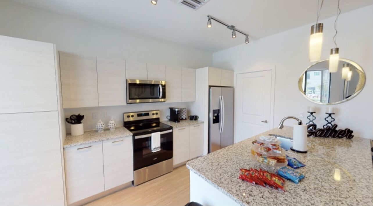 Cozy 2 Queen Bedroom with Master suite