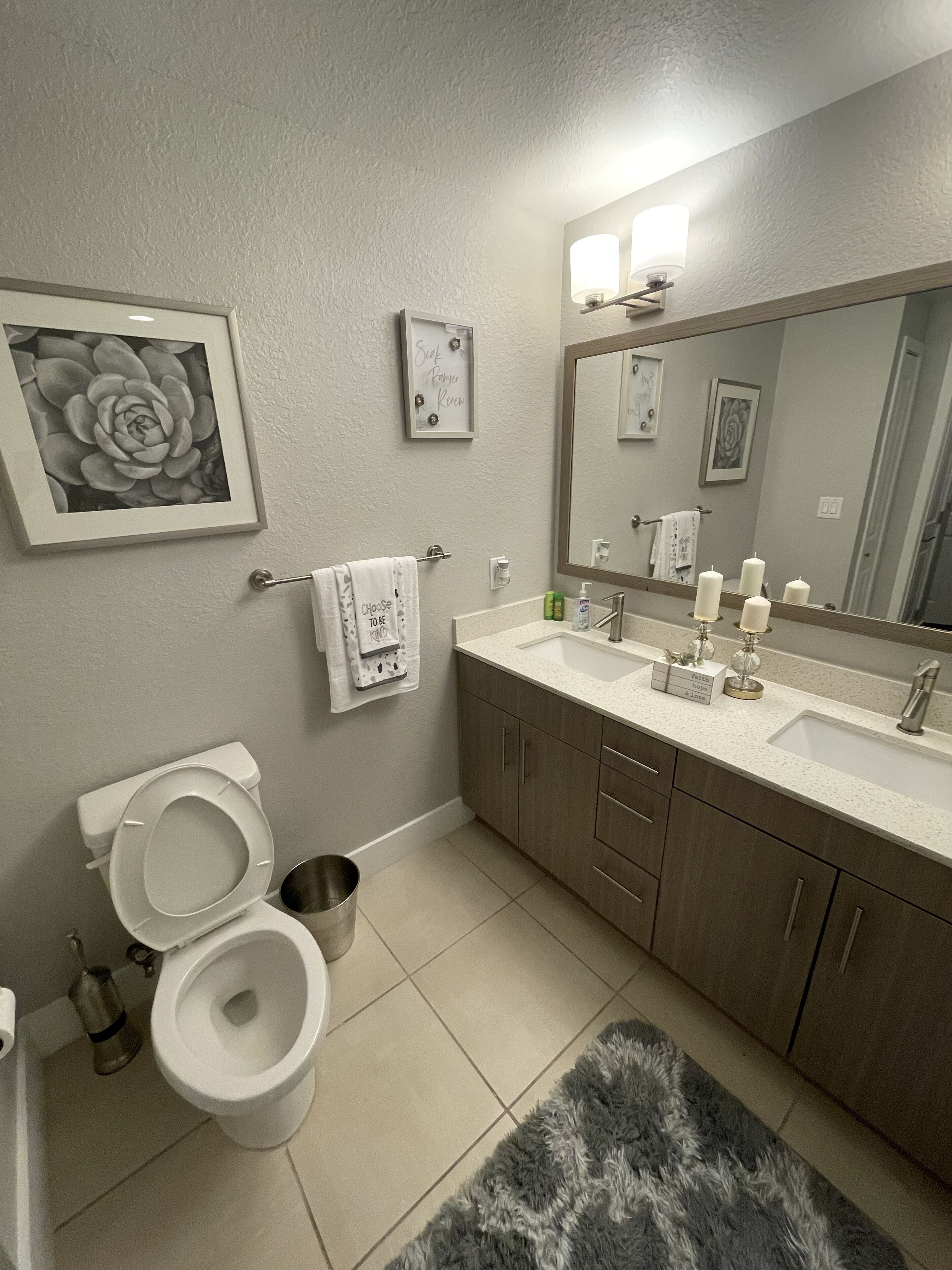 Cozy 2 Queen Bedroom with Master suite