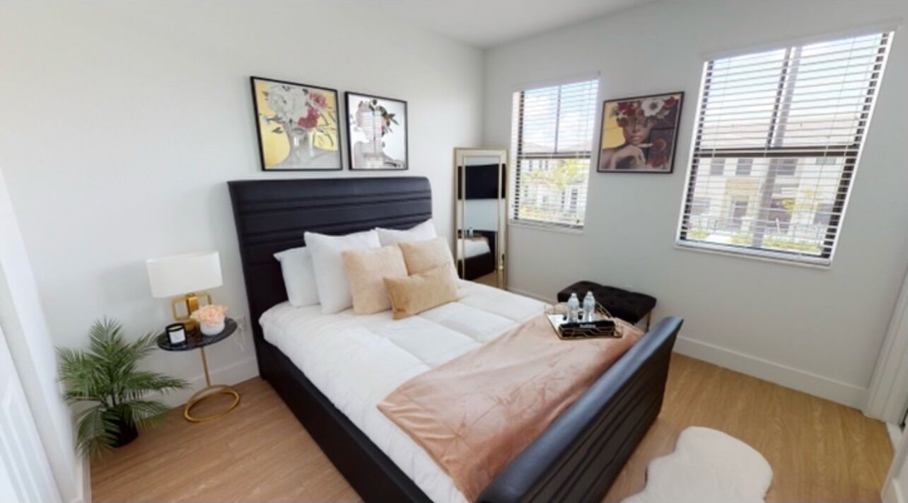 Cozy 2 Queen Bedroom with Master suite