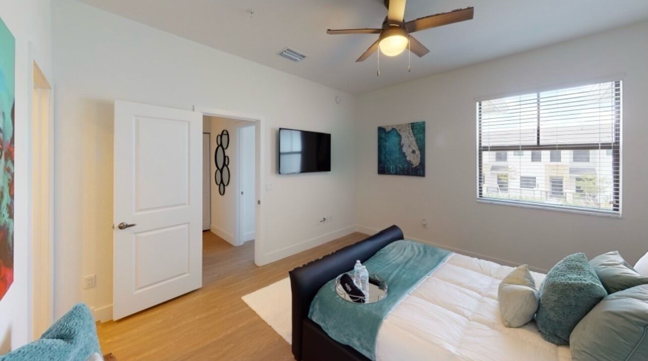 Cozy 2 Queen Bedroom with Master suite