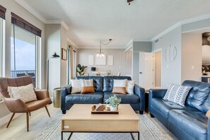 TV, video games, DVD player, books - Newly Renovated Luxury OCEAN FRONT Condo! Top Floor Condo with PENTHOUSE OCEAN VIEWS! (Panama City)