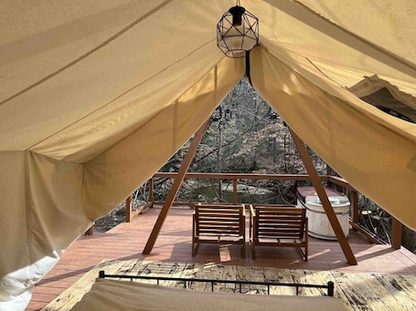 Property grounds. 4 Seasons Glamping @ Alpine South