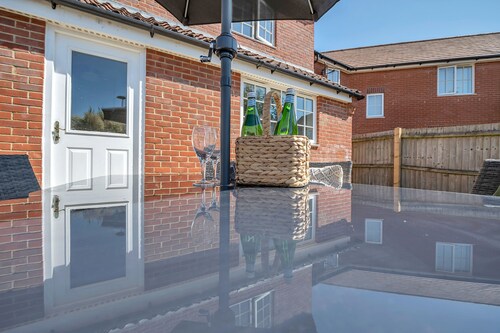 Spacious 5BRM Townhouse – Ideal for Contractors, Corporate Stays & Family Visits