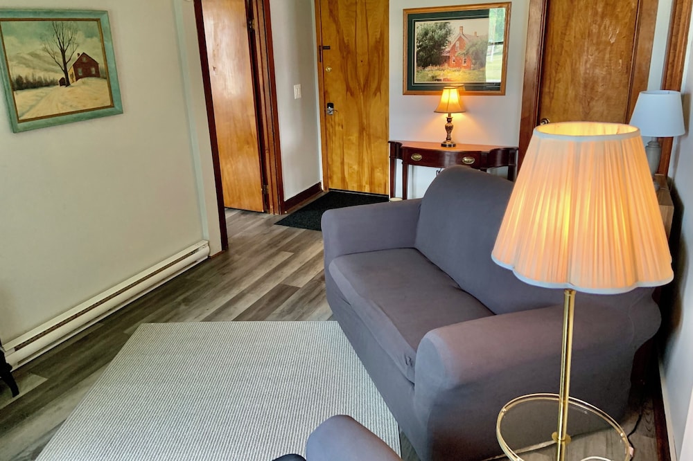 1-bedroom apartment near hospital and Erie Canal