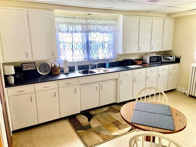 1-bedroom apartment near hospital and Erie Canal