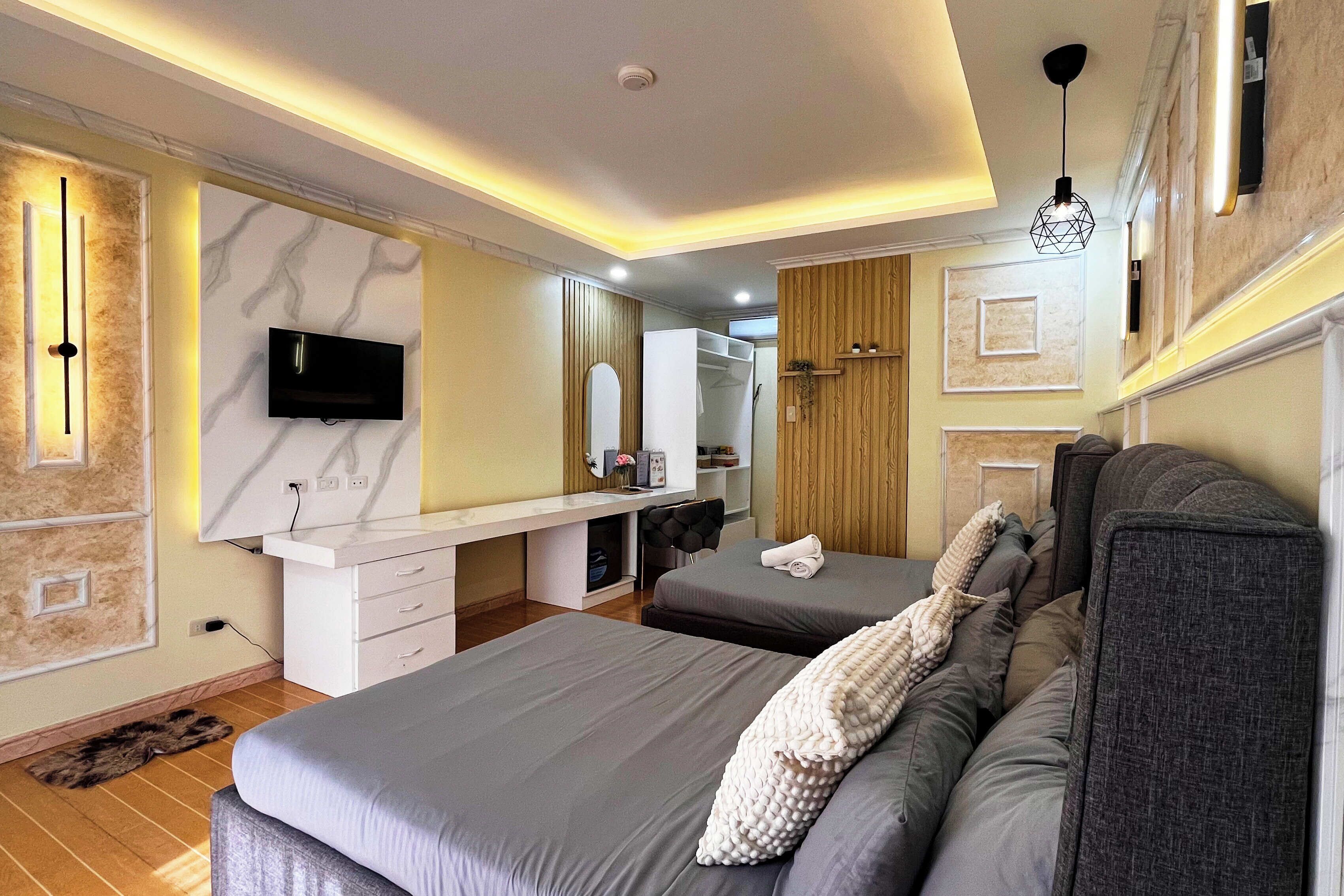 Deluxe Double Room | Desk, blackout drapes, free WiFi, bed sheets