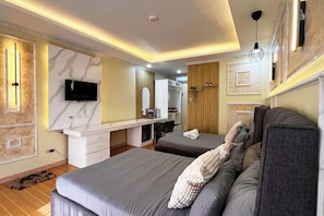 Deluxe Double Room | Desk, blackout curtains, free WiFi, bed sheets - Torres Farm Resort powered by Cocotel (Naic)