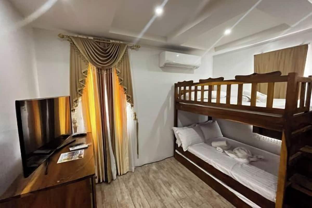Desk, blackout drapes, free WiFi, bed sheets
