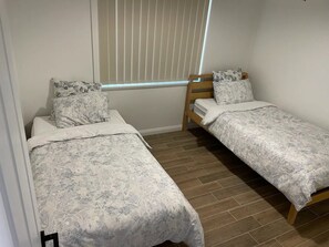 2 Schlafzimmer, Bügeleisen/Bügelbrett, kostenloses WLAN, Bettwäsche