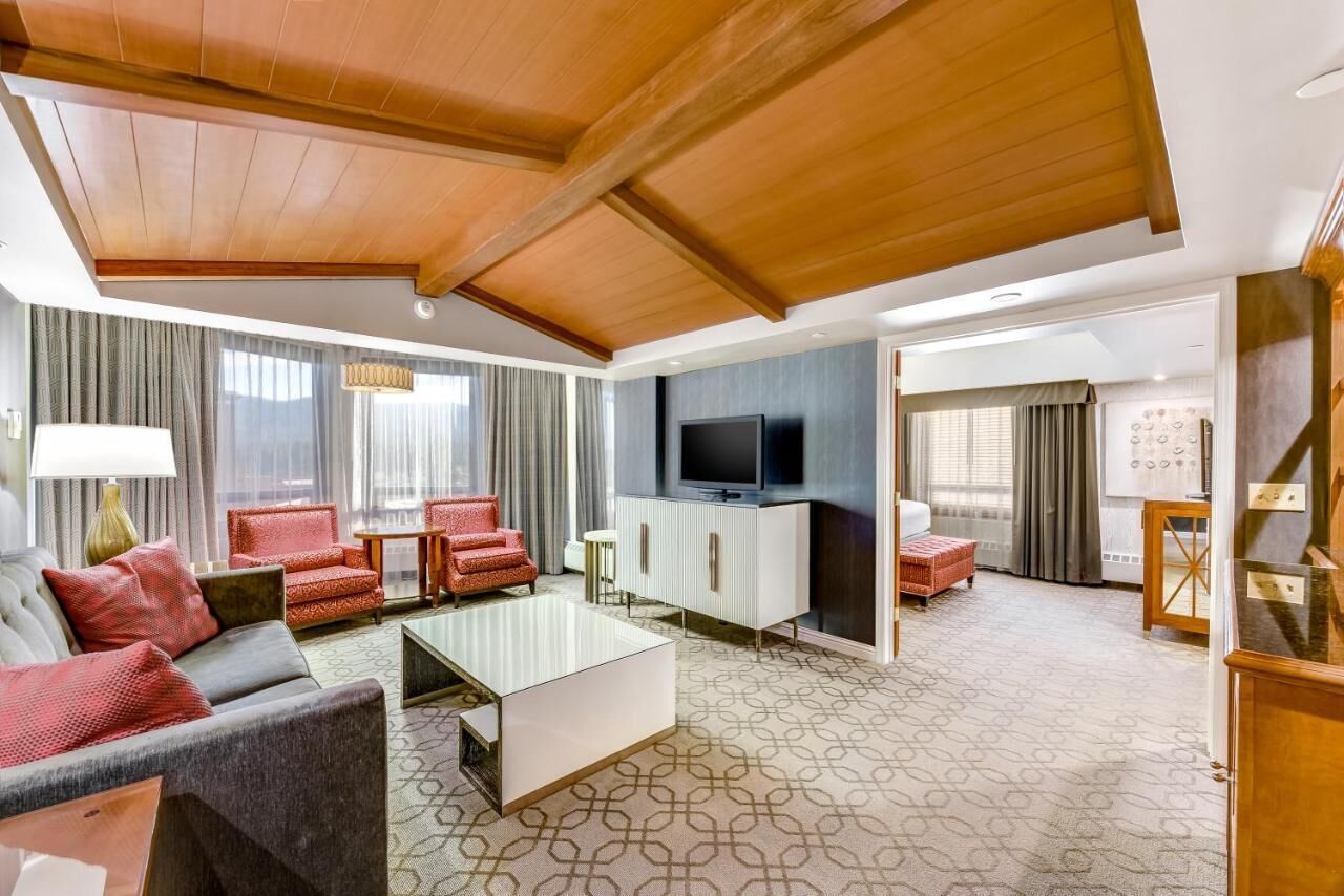 1-Bedroom Suite at a 4.1⭐️ Hotel