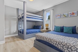 4 bedrooms, desk, iron/ironing board, free WiFi