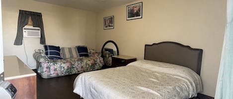 Single Room | Free WiFi, bed sheets