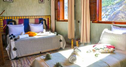 Authentic and pittoresque room for 3 people in Tamatert, Morocco num1