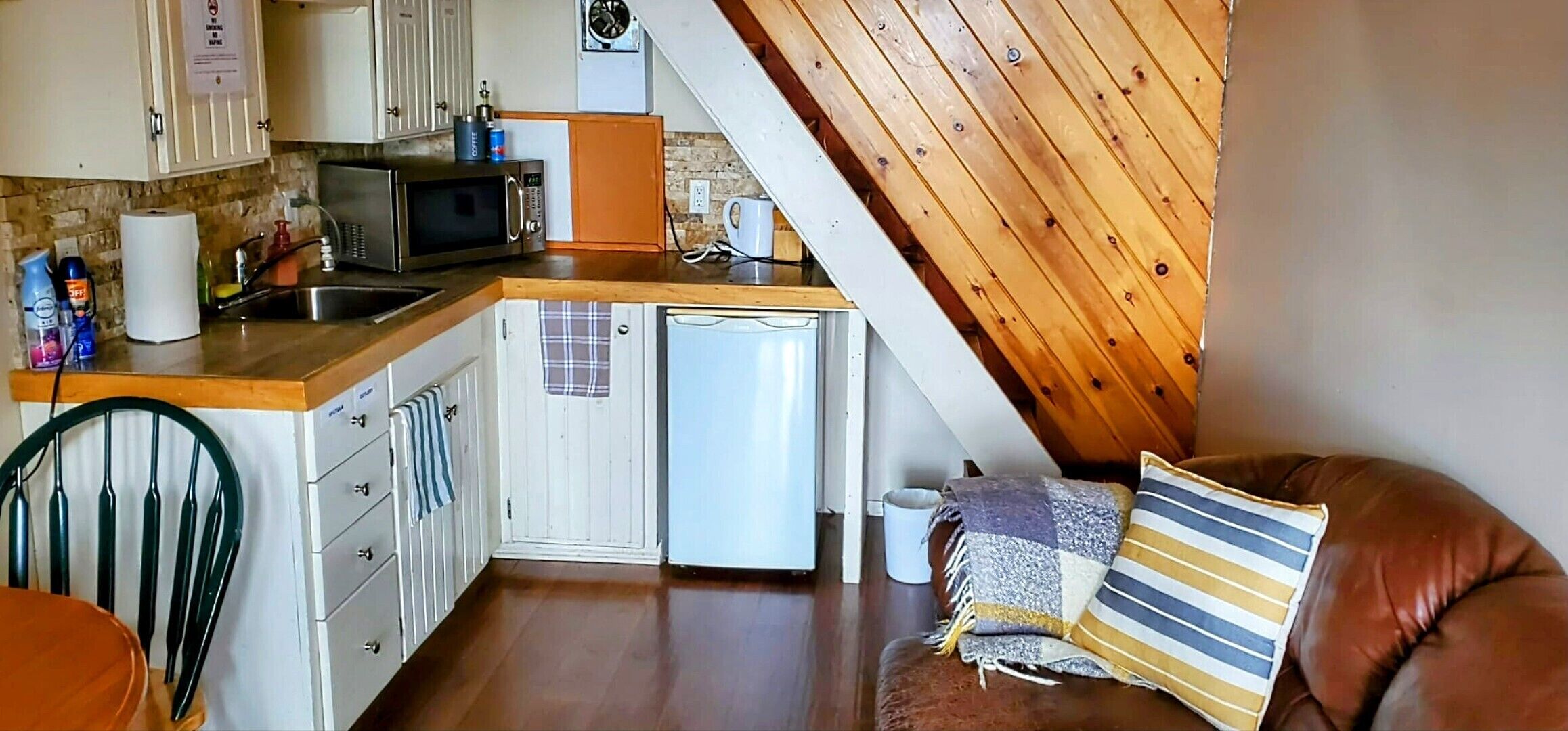 “Love by the Water: Cozy Loft, Romantic Retreat”