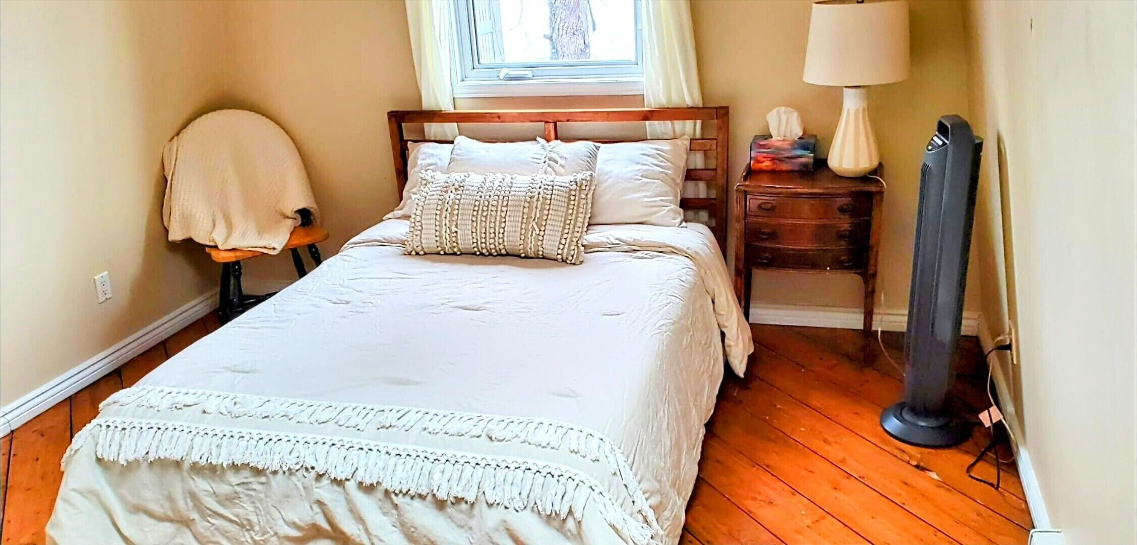 “Love by the Water: Cozy Loft, Romantic Retreat”