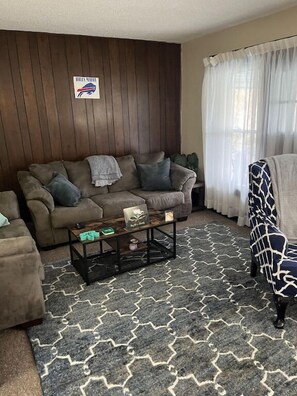 Unclassified image, 2 of 28, button