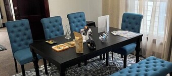 420 Friendly 3 bedroom upstairs apartment. Street parking only.