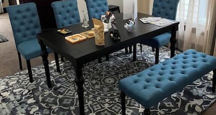 420 Friendly 3 bedroom upstairs apartment. Street parking only.