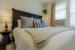 1 slaapkamer, een strijkplank/strijkijzer, gratis wifi, beddengoed