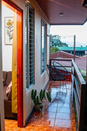 Property grounds - Coati del Arenal Inn (La Fortuna barrio pilo)