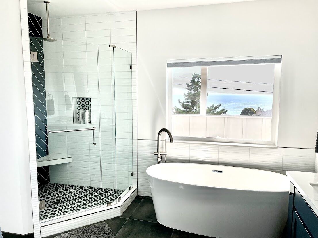 Bright, beautiful home and stunning coastal views!