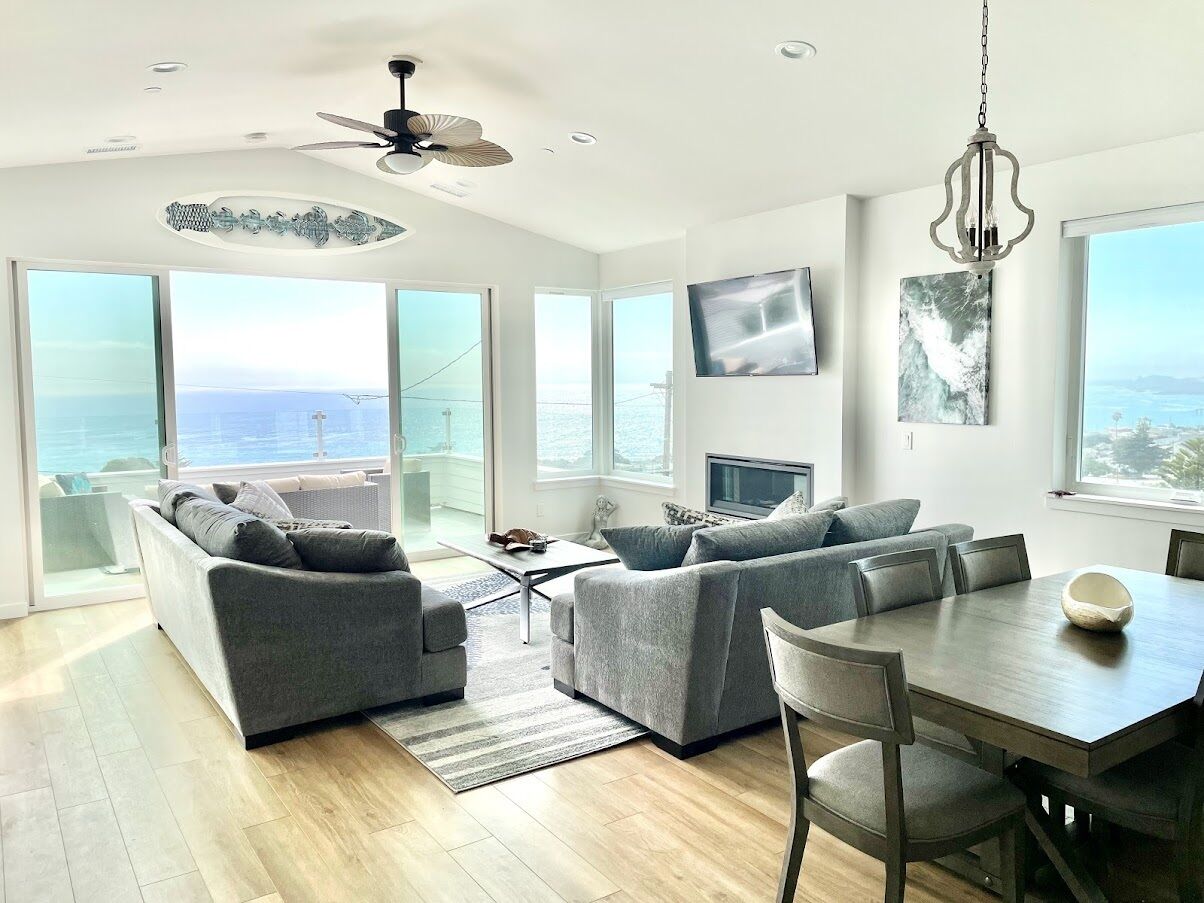 Bright, beautiful home and stunning coastal views!