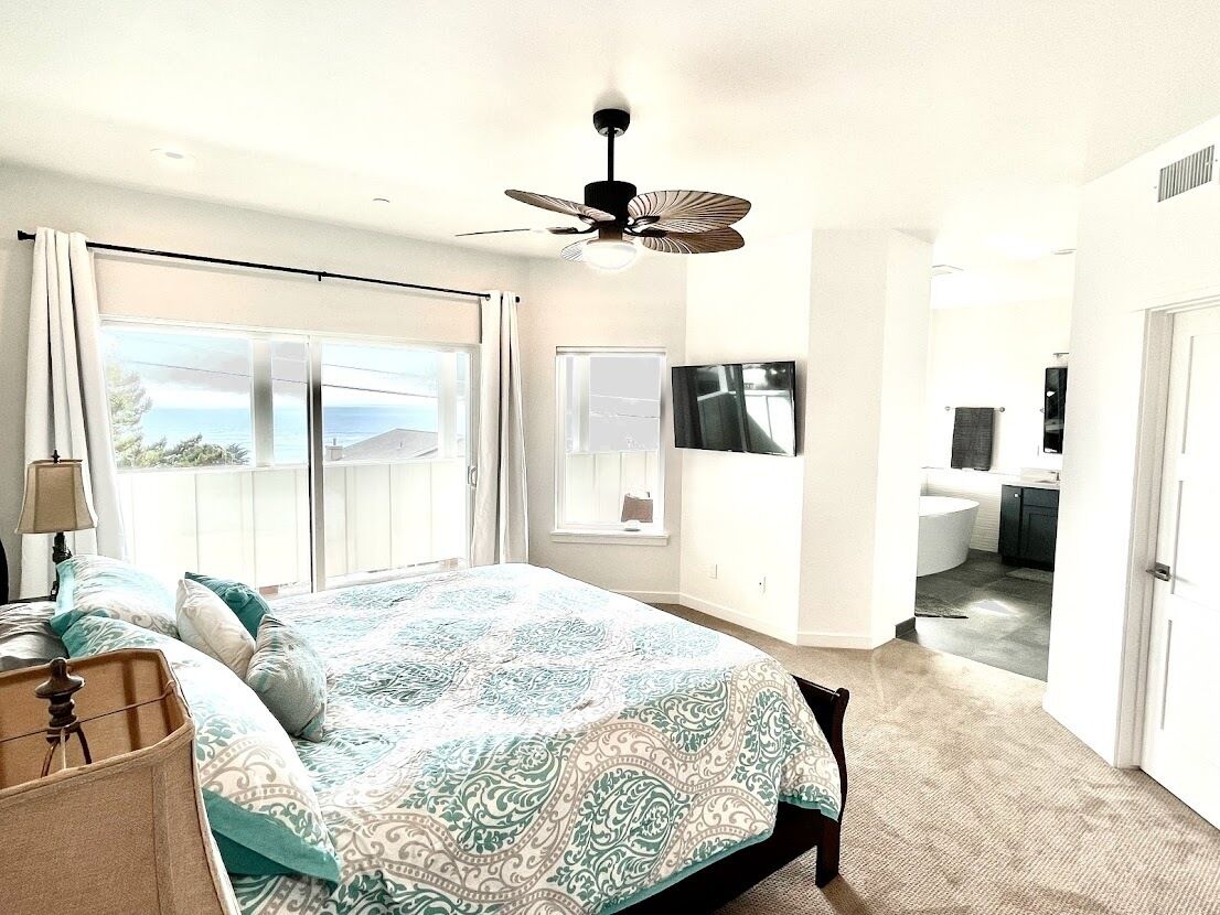 Bright, beautiful home and stunning coastal views!