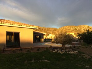 Exterior - Maison Récente Avec Piscine au Coeur du Luberon (Cavaillon)