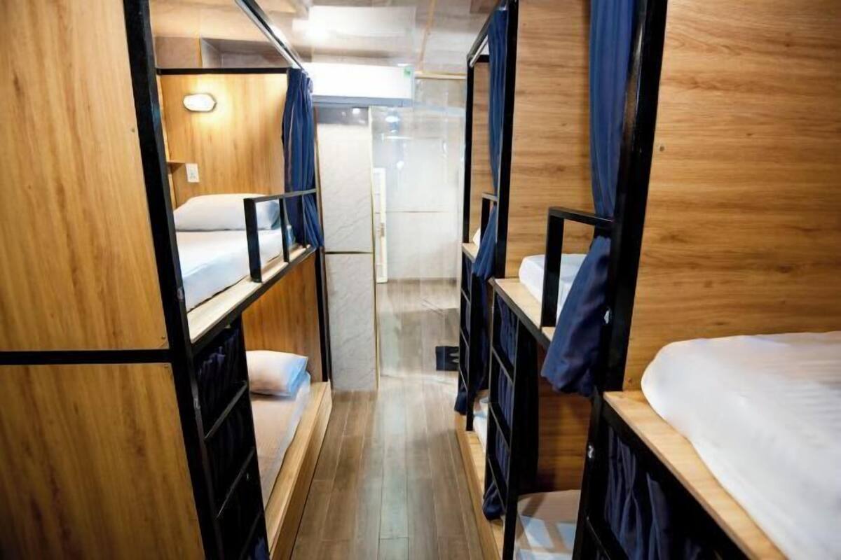 In-room safe, free WiFi, bed sheets