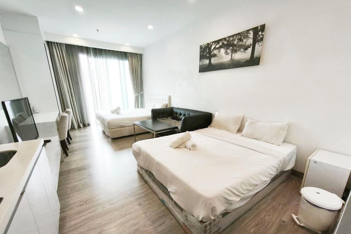 Departamento familiar, vista a la ciudad | 1 habitación, escritorio y espacio para trabajar con laptop