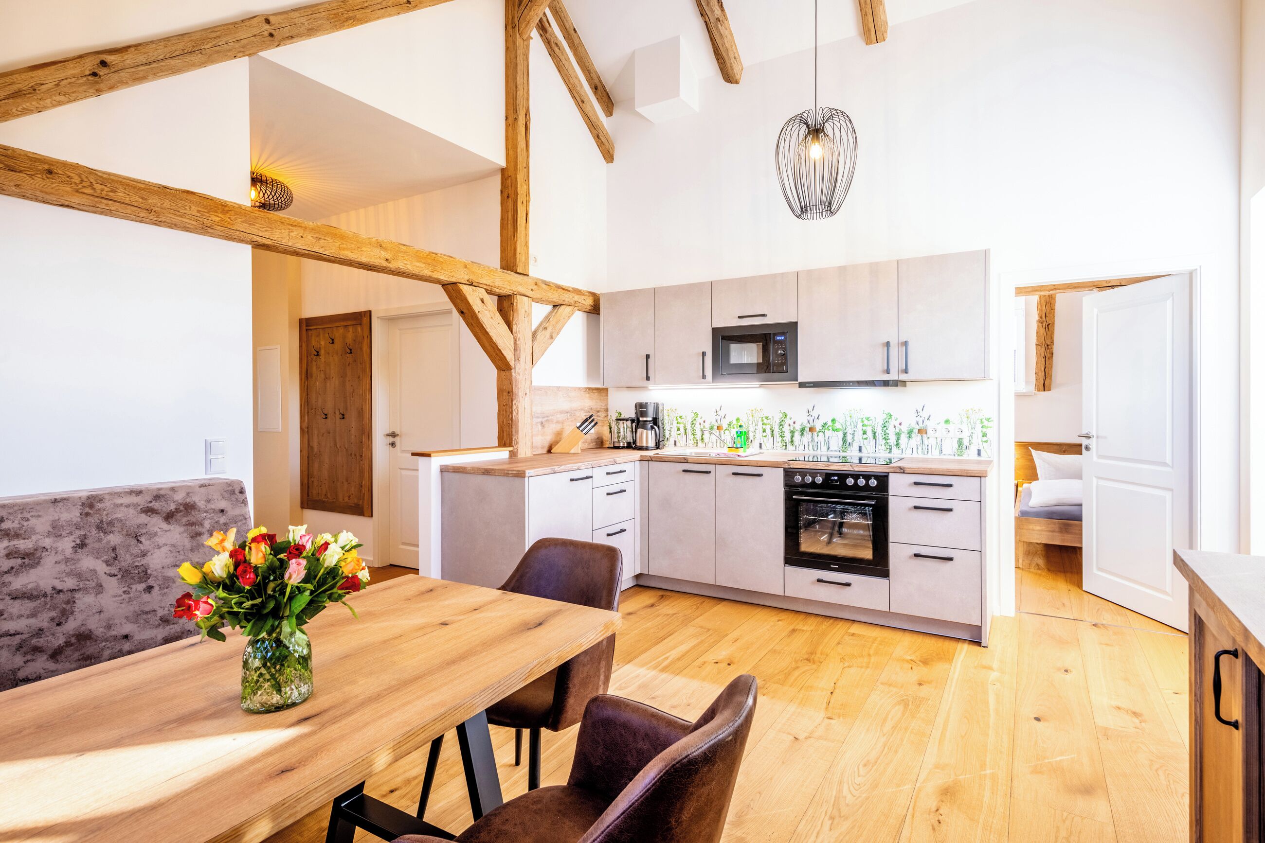 家庭公寓 | 起居区 | 43-英寸电视（配备卫星频道）