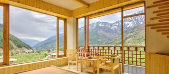 Deluxe Room with Mountain View - Parking, Wi-fi