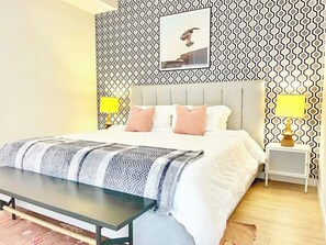 1 habitación, tabla de planchar con plancha, wifi gratis y ropa de cama