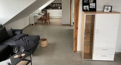 Zeit zum Wohlfühlen, FeWo Hofmark mit Blick nach Regensburg