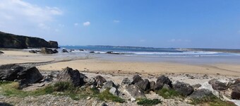 Maison moderne Ă 5 minutes des plages .