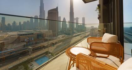 Maison Privee - Luxury Apt with Burj Khalifa Vw & Direct Mall Access