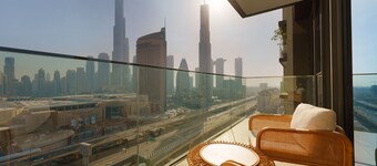 Maison Privee - Luxury Apt with Burj Khalifa Vw & Direct Mall Access