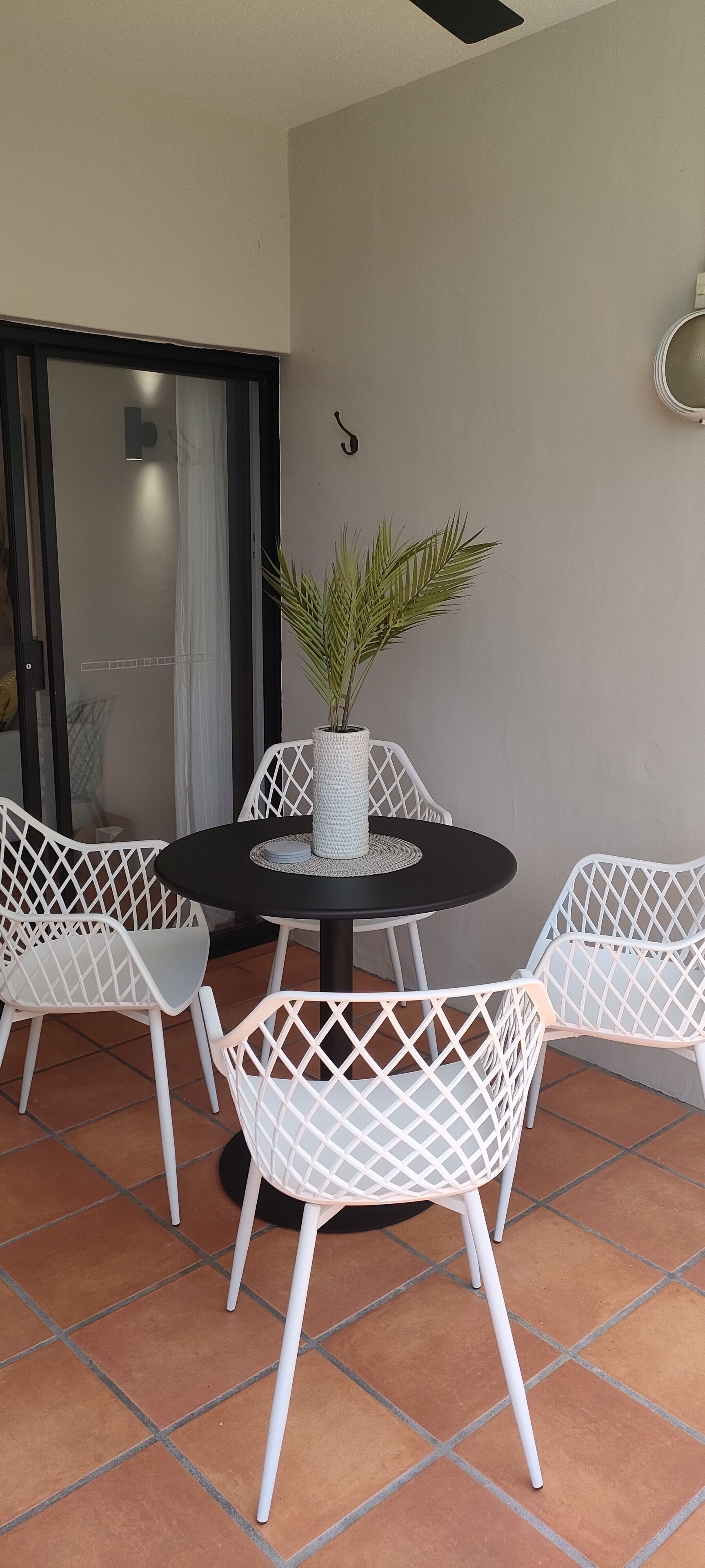 11 on the Reef. Two Bedroom Pool View Apartment