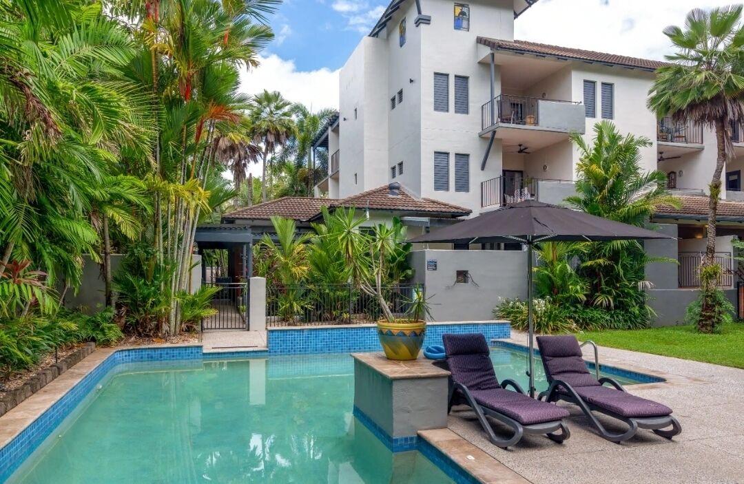 11 on the Reef. Two Bedroom Pool View Apartment
