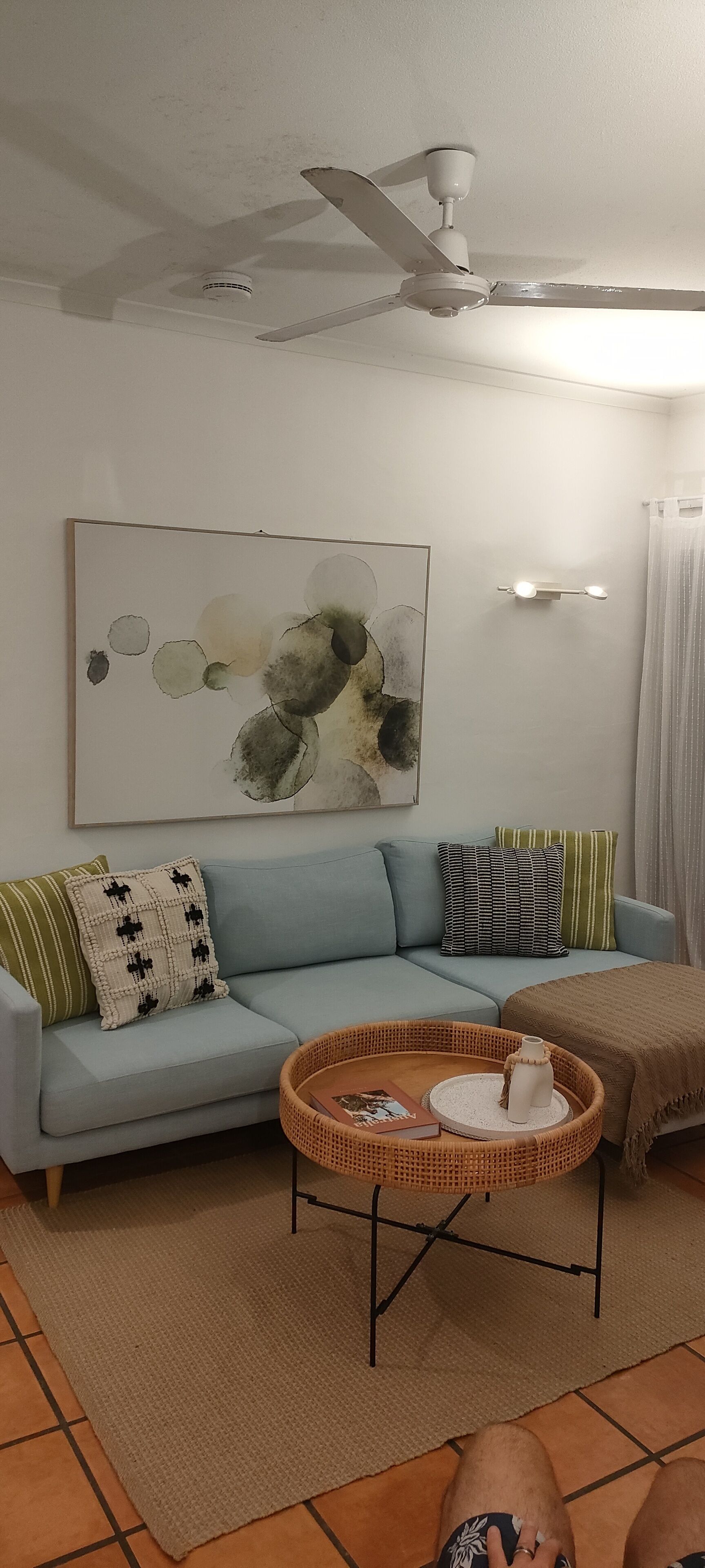 11 on the Reef. Two Bedroom Pool View Apartment