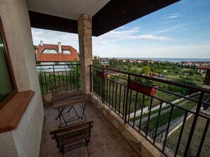 Apartemen Comfort | Teras/patio