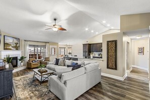 Smart-TV, bøker og strømmetjenester