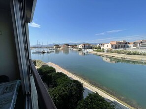 Interior - Studio with Pool, A/C, Parking near the Beach in St Cyprien (Saint-Cyprien)