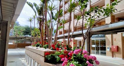 Welcome to this beautiful holiday flat in Marina d'Or! This is the place where your holiday dreams come true.Imagine waking up every morning to the gentle murmur of the sea waves right outside your window. This three-bedroom flat is located on the beachf