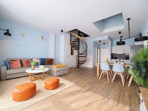 TV - Vacation apartment with 2 bedrooms and balcony facing the lake (Seebad Heringsdorf)